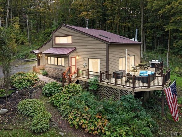 2830 Hill Road , Cazenovia, NY 13035