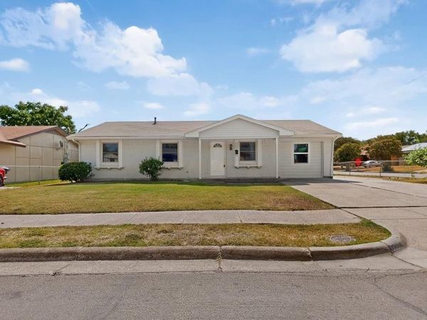 3204 Pacesetter Drive , Dallas, TX 75241