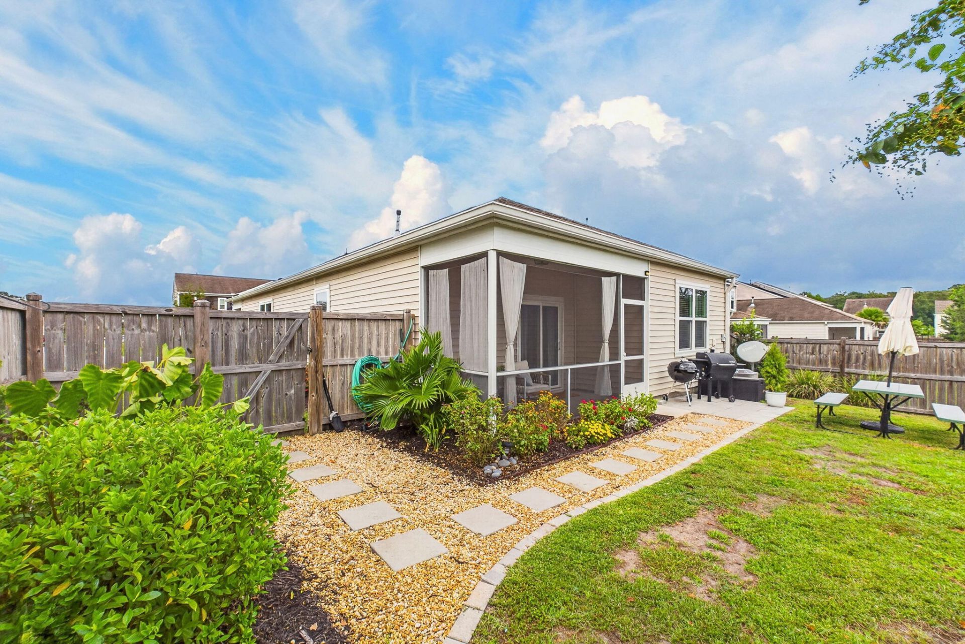9718 Fanning Basket Lane Photo 33