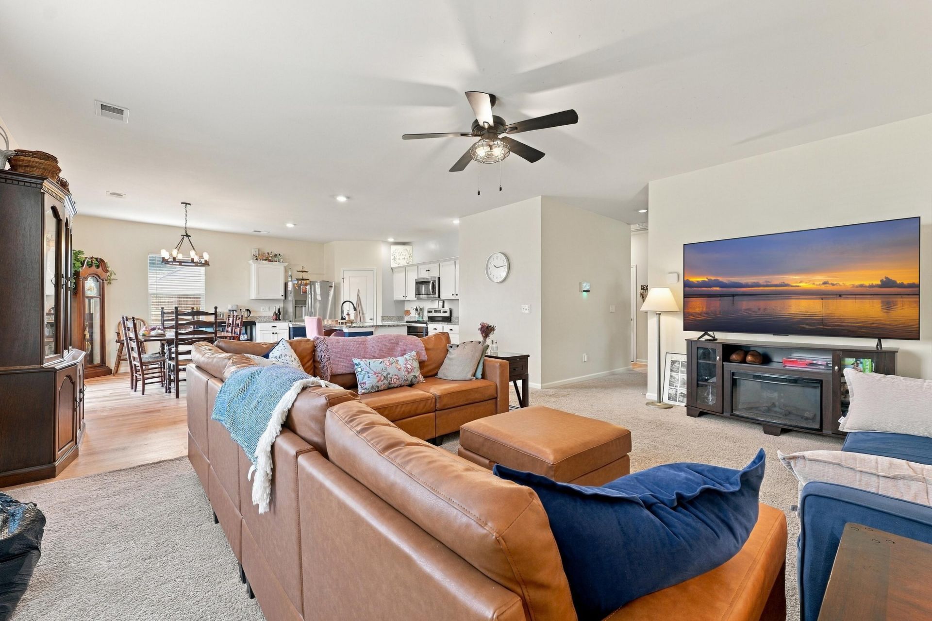 5006 Larken Court Photo 4