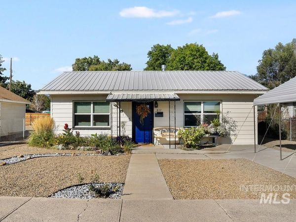 837 N 8th E, Mountain Home, ID 83647