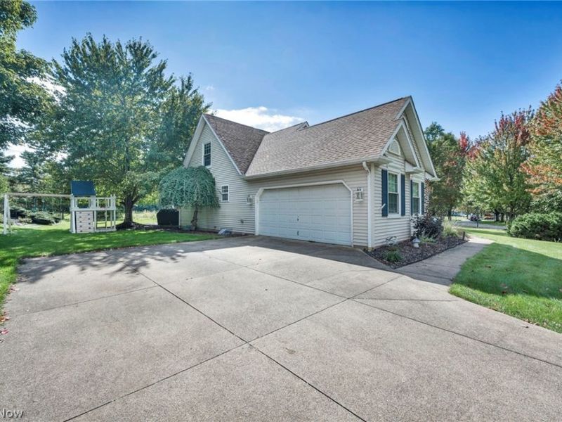 188 W Sturbridge Drive, Medina, OH 44256 Photo 4