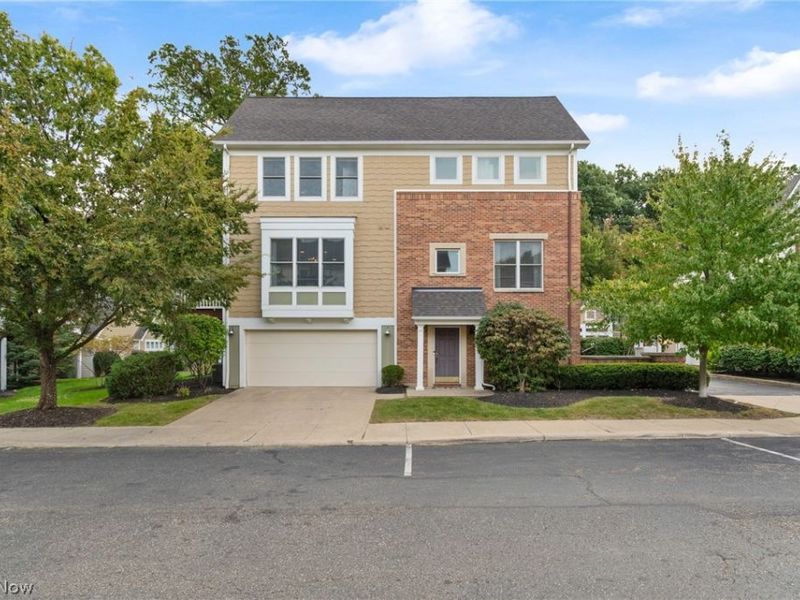 1499 Huntington Lane, Cleveland Heights, OH 44118 Photo 1