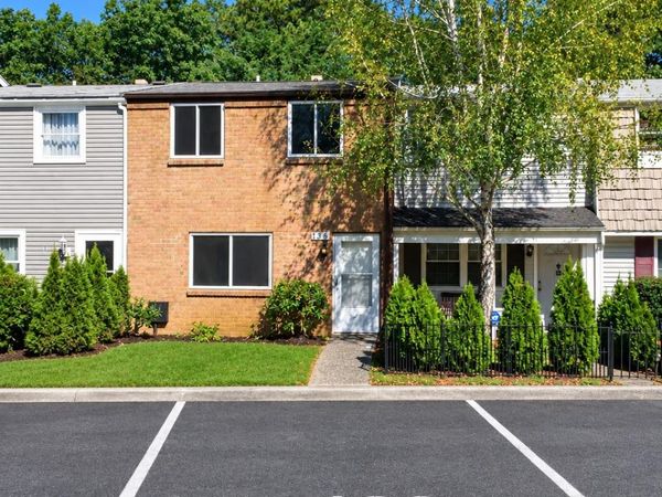 136 Hill Crescent, Calverton, NY 11933