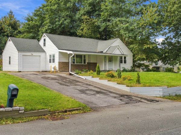 3 Hilltop Drive , New Windsor, NY 12553