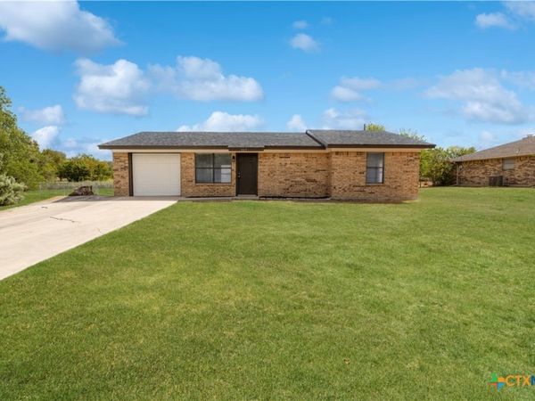 305 Skyview Circle, Troy, TX 76579