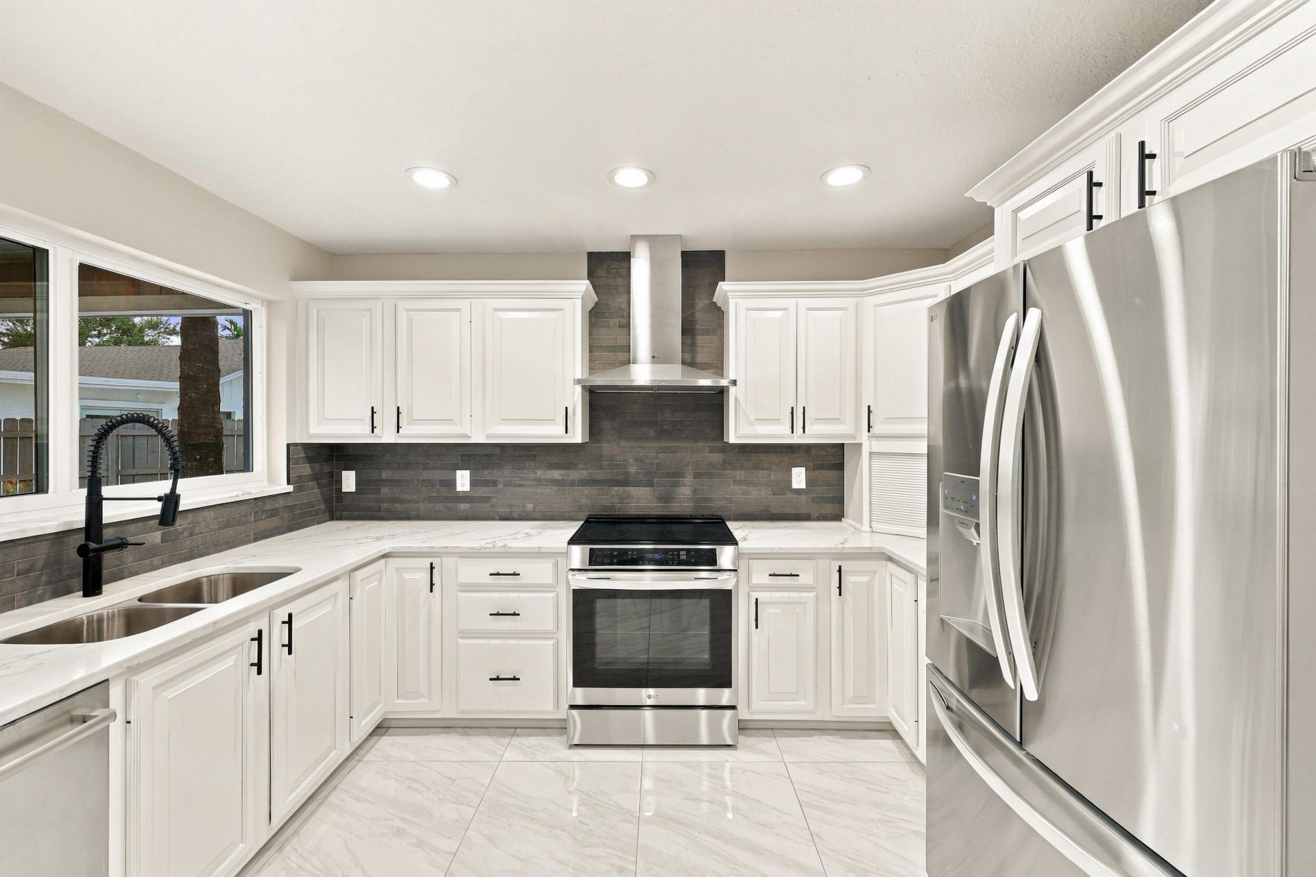 3590 Lakeview Drive, Delray Beach, FL 33445 Photo