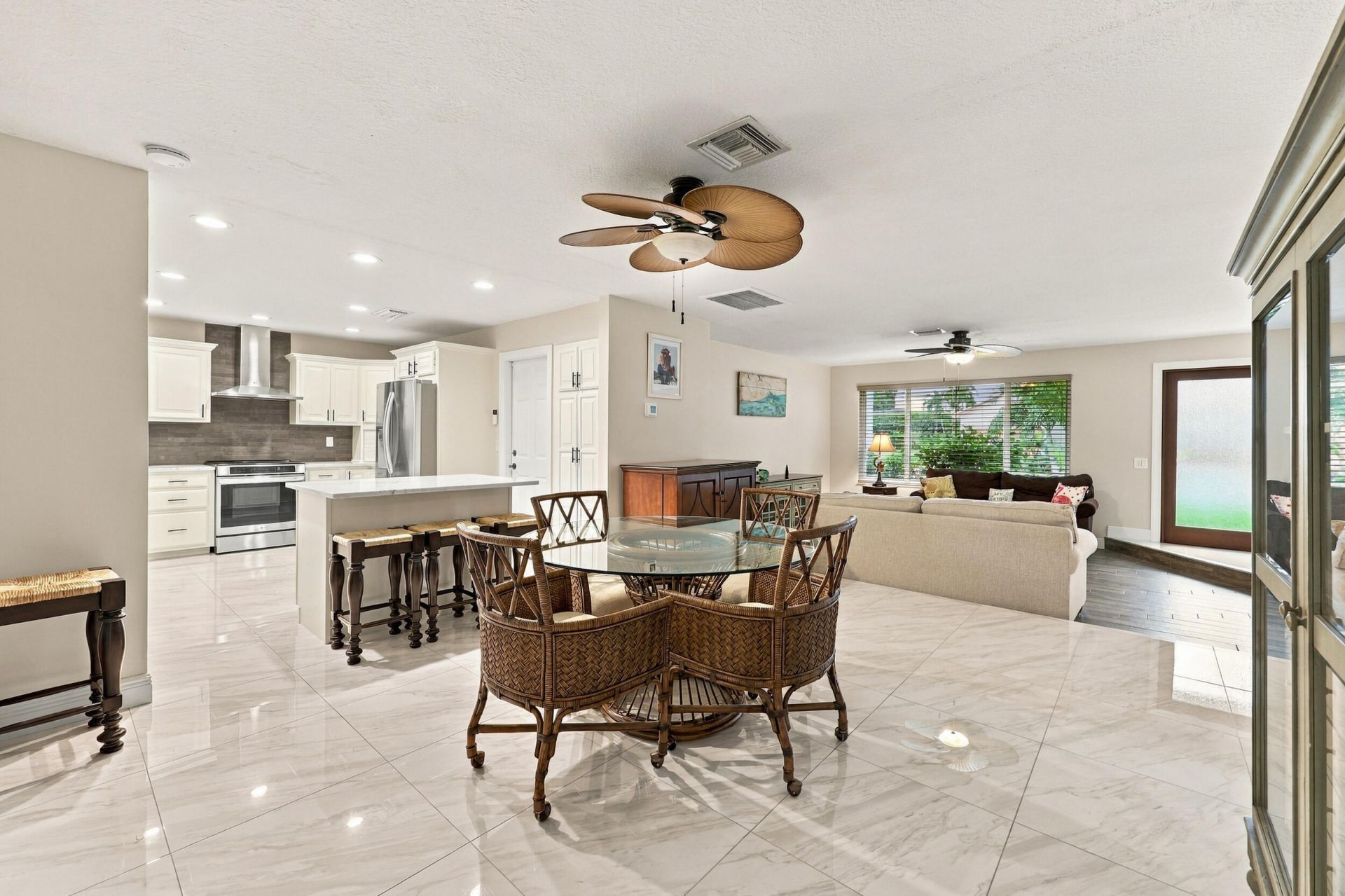3590 Lakeview Drive, Delray Beach, FL 33445 Photo