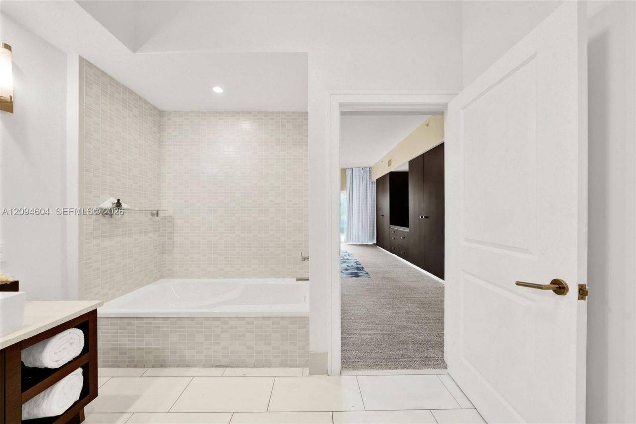 5300 NW 87th Ave , Unit 113, Doral, FL 33178 Photo