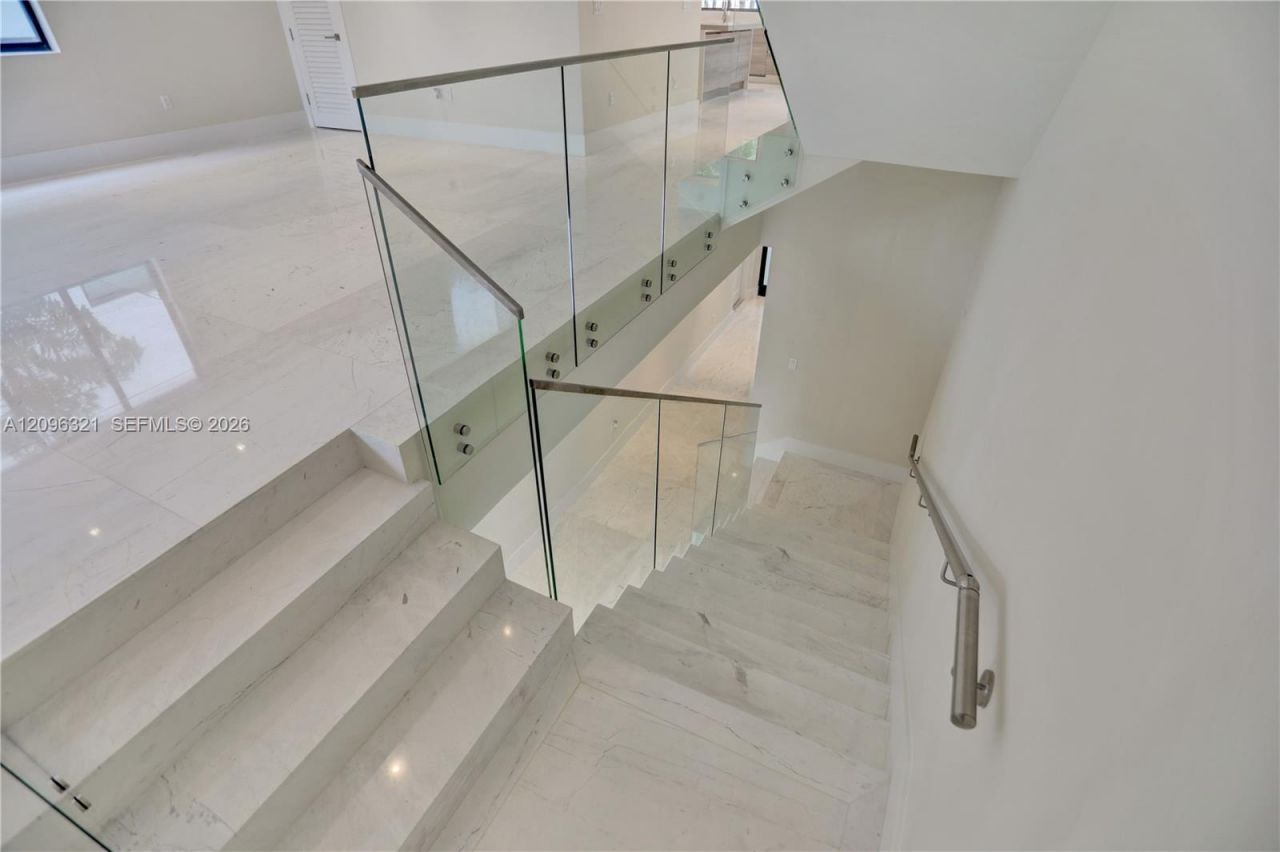 3550 W Glencoe St, Miami, FL 33133 Photo