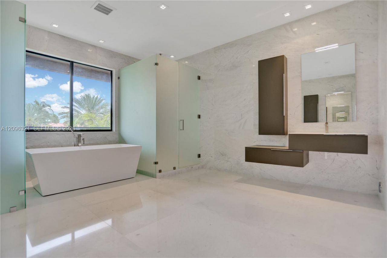 3550 W Glencoe St, Miami, FL 33133 Photo