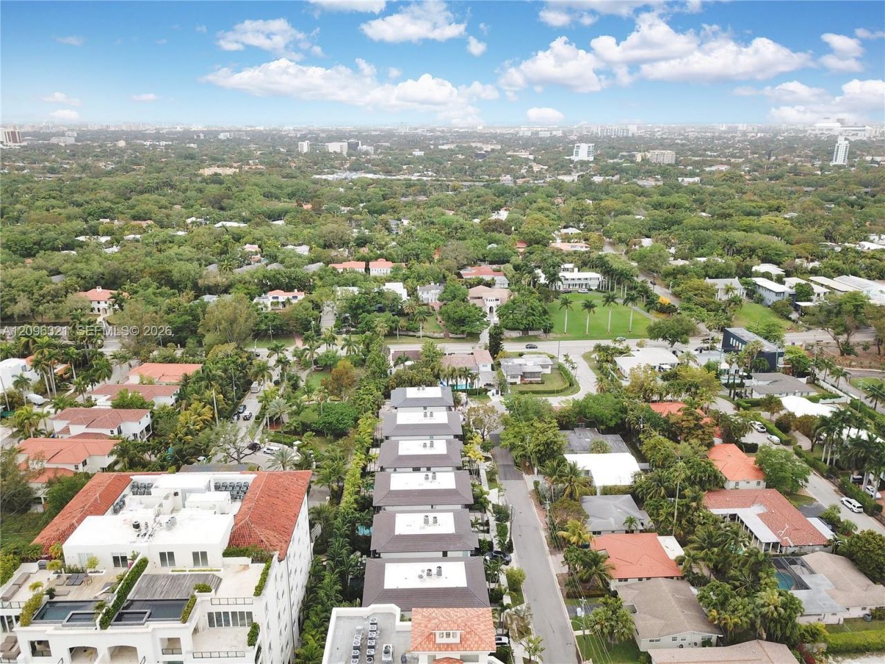 3550 W Glencoe St, Miami, FL 33133 Photo