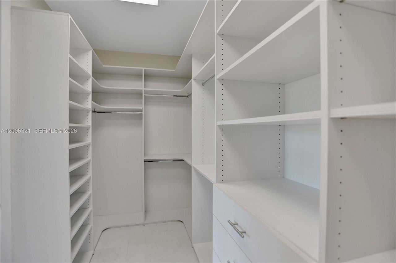 3550 W Glencoe St, Miami, FL 33133 Photo