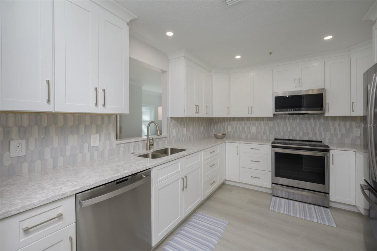 750 N Tamiami Trail , Unit 314, Sarasota, FL 34236 Photo