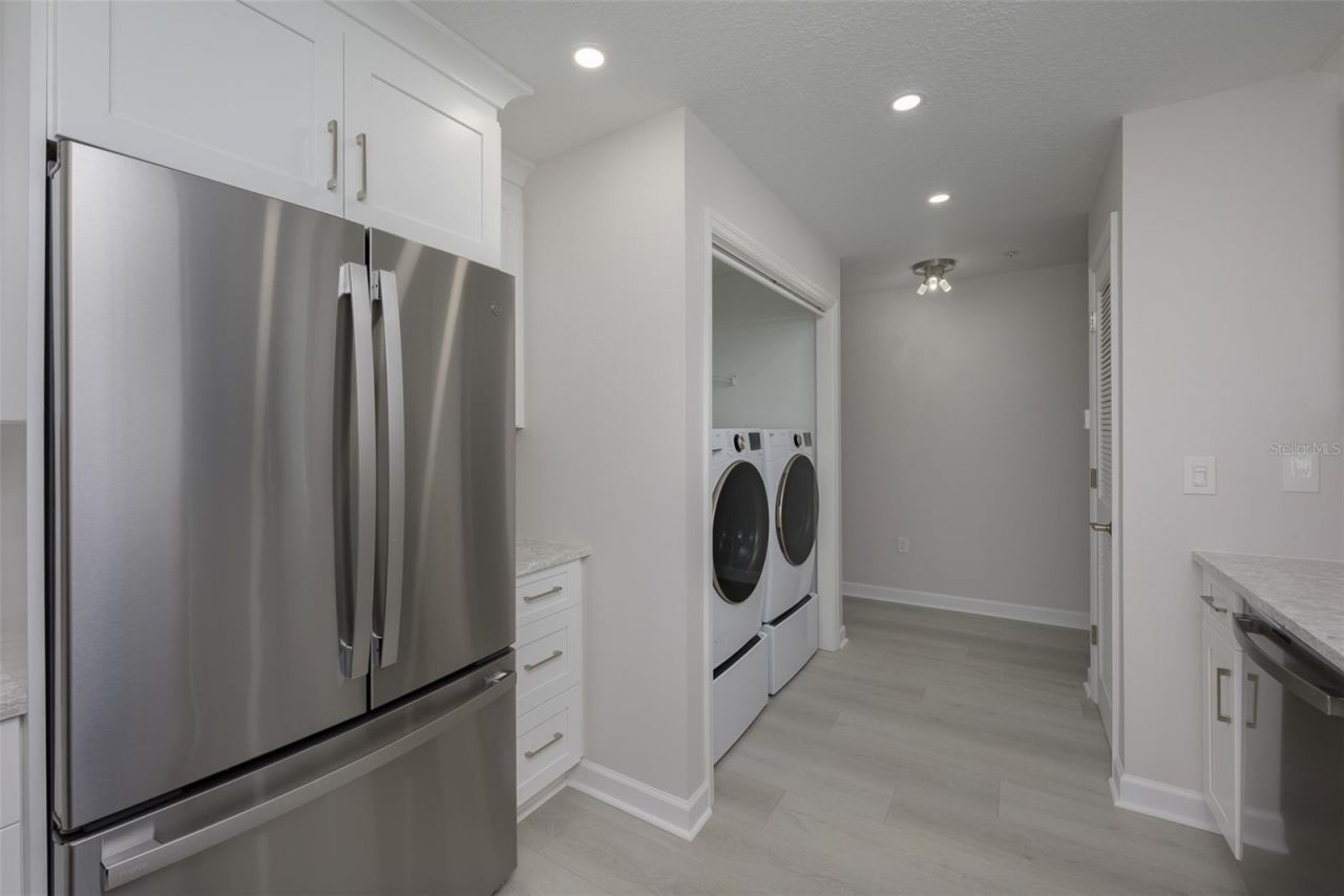 750 N Tamiami Trail , Unit 314, Sarasota, FL 34236 Photo