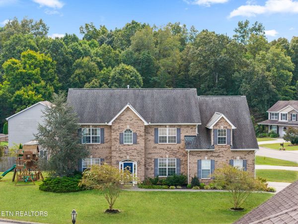 1029 Garnet Hill Drive , Lenoir City, TN 37772