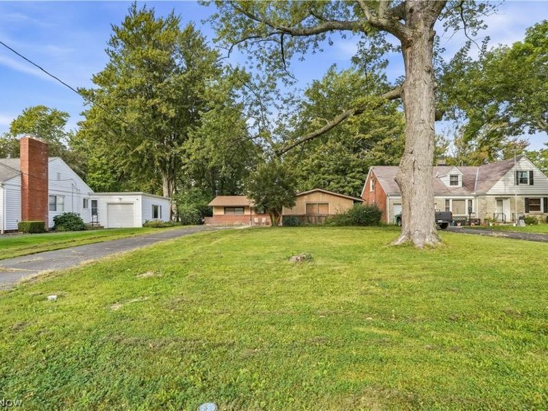 110 E 252nd Street, Euclid, OH 44132 Photo 12