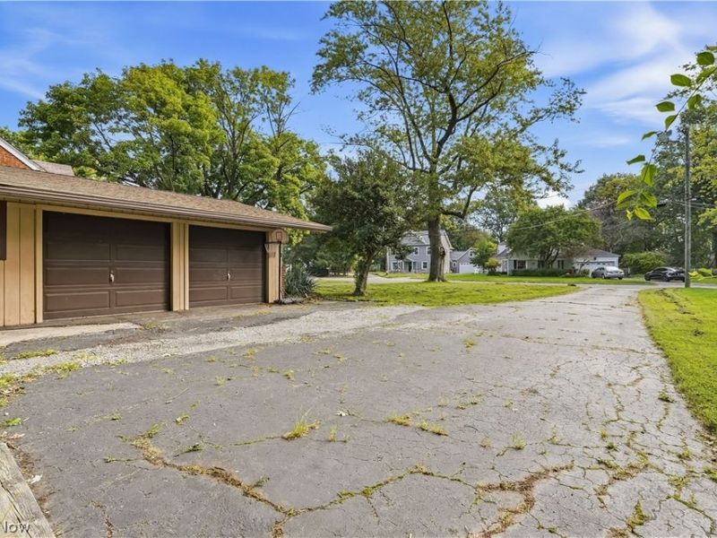 110 E 252nd Street, Euclid, OH 44132 Photo 16