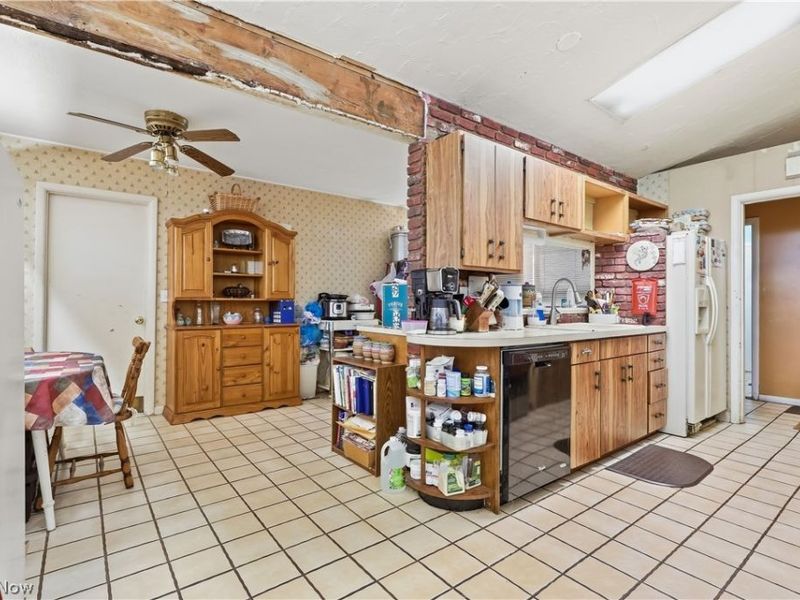110 E 252nd Street, Euclid, OH 44132 Photo 20