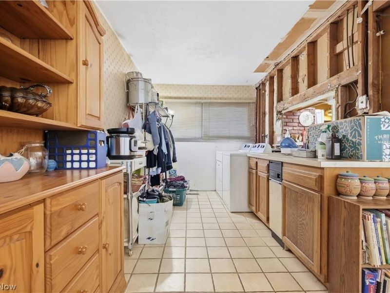 110 E 252nd Street, Euclid, OH 44132 Photo 22