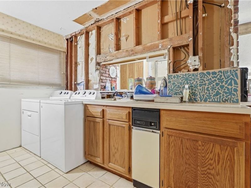 110 E 252nd Street, Euclid, OH 44132 Photo 36
