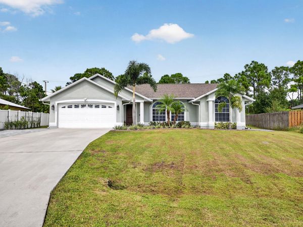 5552 NW CRUZAN Avenue, Port St. Lucie, FL 34986