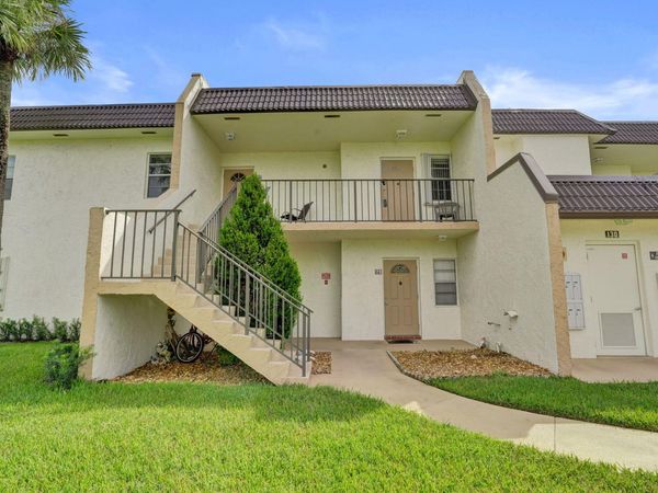 130 Lake Meryl Drive, West Palm Beach, FL 33411