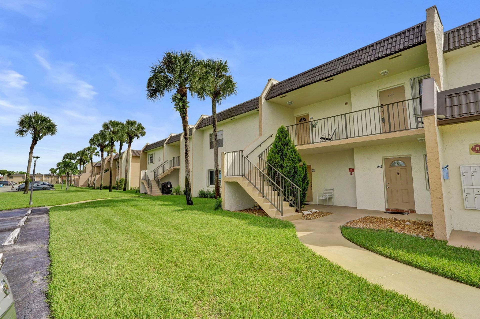130 Lake Meryl Drive, West Palm Beach, FL 33411 Photo