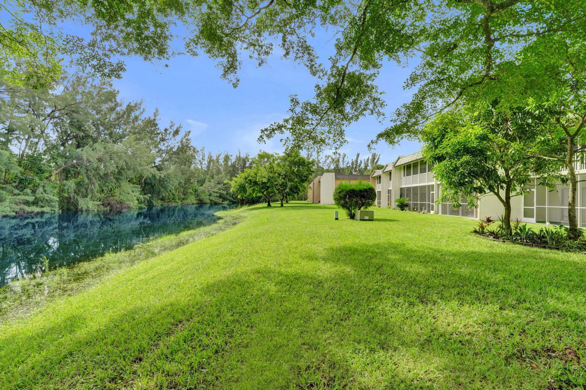 130 Lake Meryl Drive, West Palm Beach, FL 33411 Photo