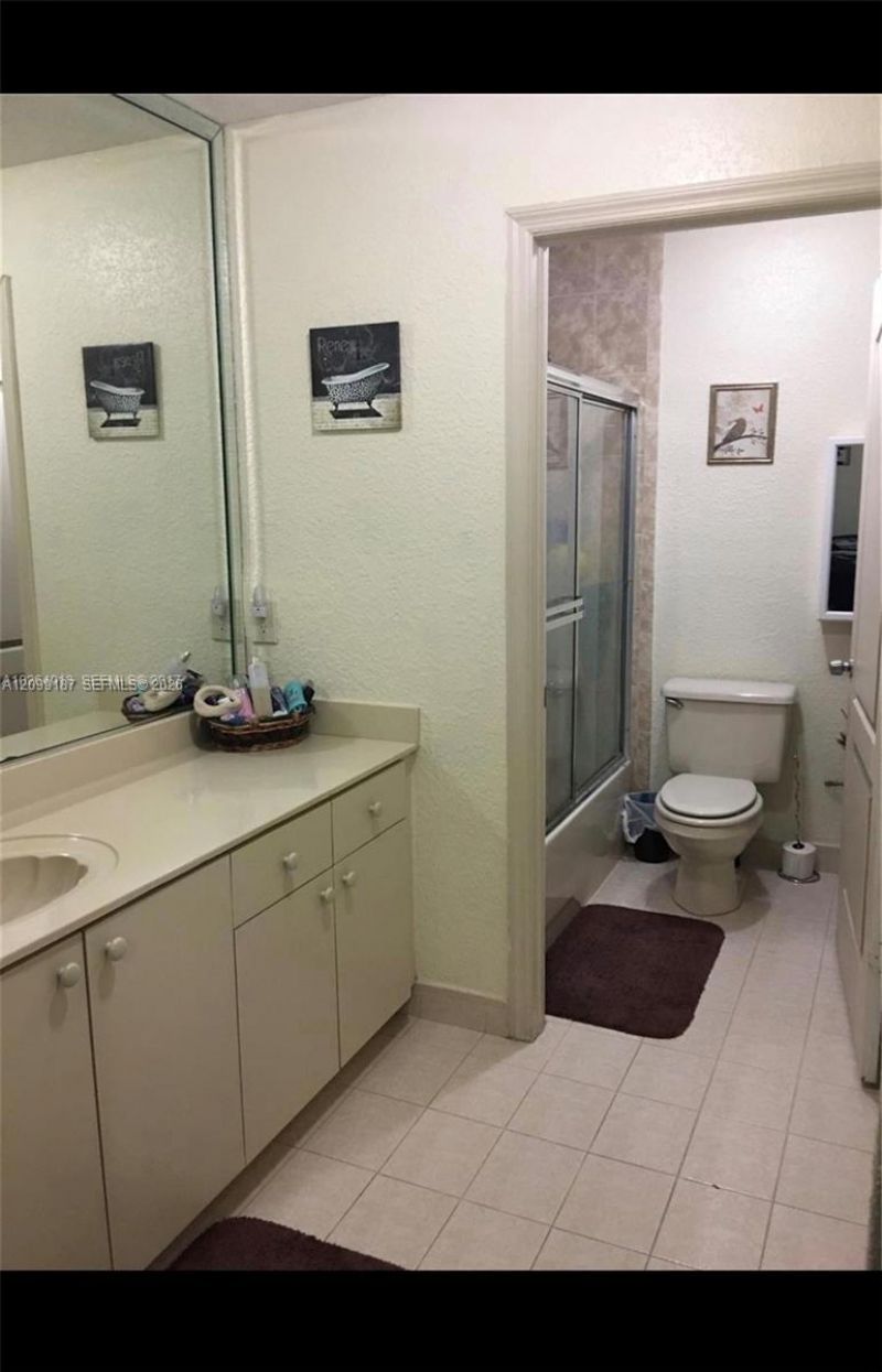10939 W Okeechobee Rd , Unit 201, Hialeah Gardens, FL 33018 Photo