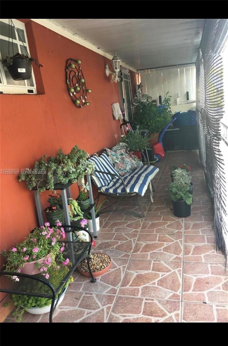 10939 W Okeechobee Rd , Unit 201, Hialeah Gardens, FL 33018 Photo