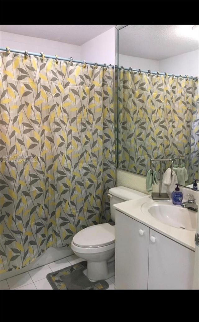 10939 W Okeechobee Rd , Unit 201, Hialeah Gardens, FL 33018 Photo