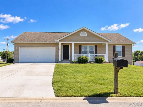 181 Granite Pointe Lane, Winfield, MO 63389