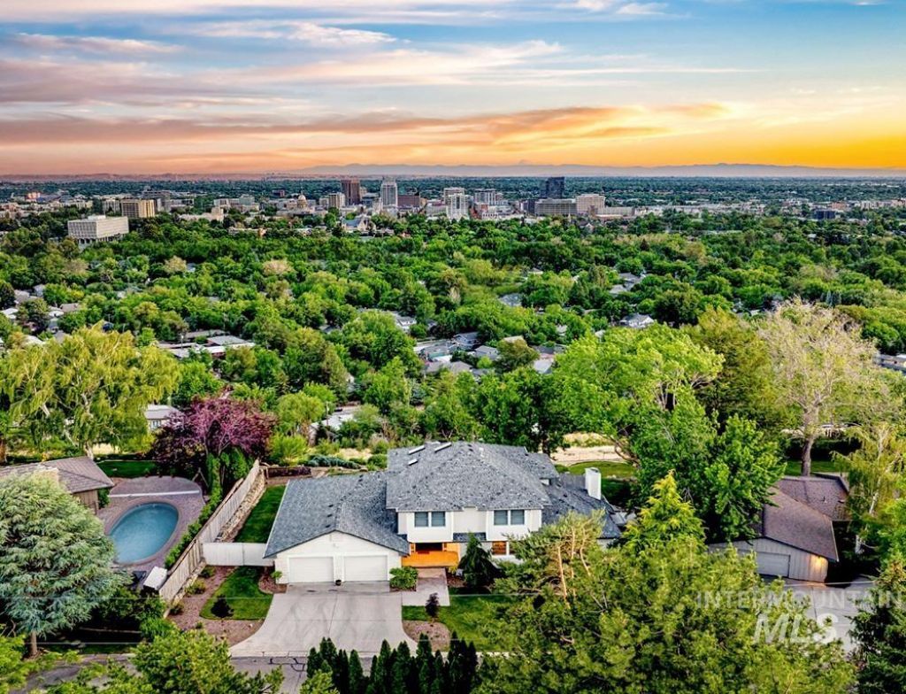 405 W Summit Ridge Rd, Boise, ID 83702 Main Photo