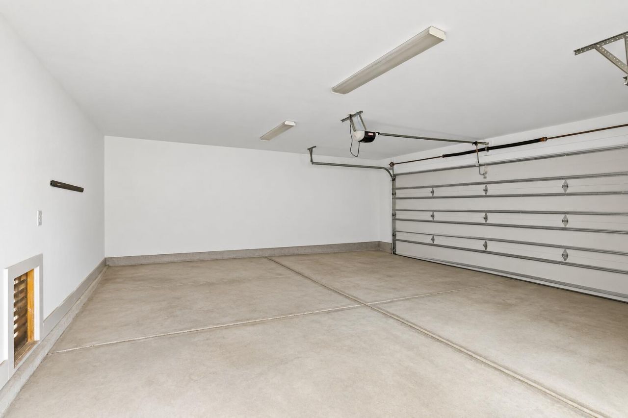 298 Island Park Drive Photo 6