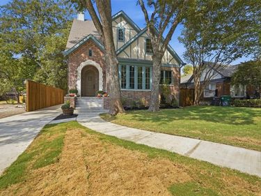2212 Carleton Avenue, Fort Worth, TX 76107