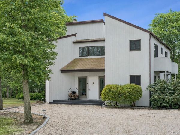 15 N Quarter Road , Westhampton, NY 11977