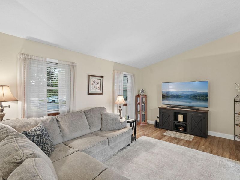 5800 Middle Urbana Road, Springfield, OH 45502 Photo 9