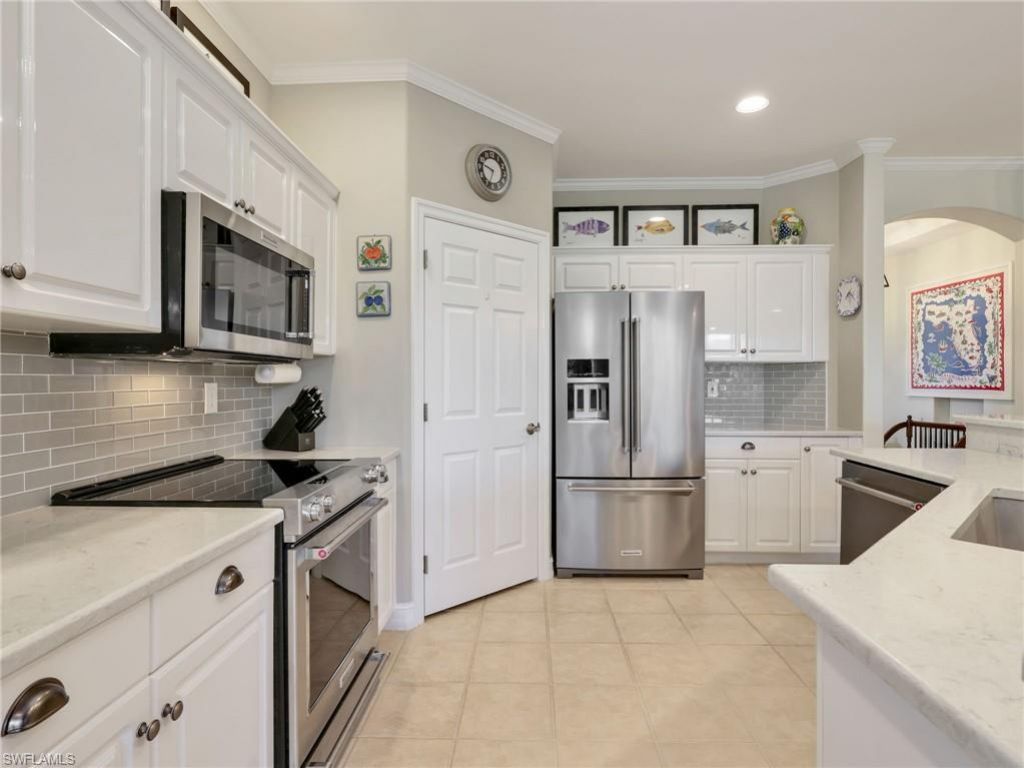 882 Carrick Bend Cir, Unit 102, Naples, FL 34110 Photo