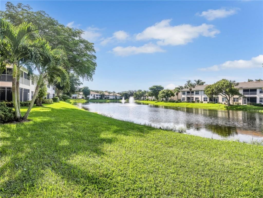 882 Carrick Bend Cir, Unit 102, Naples, FL 34110 Photo