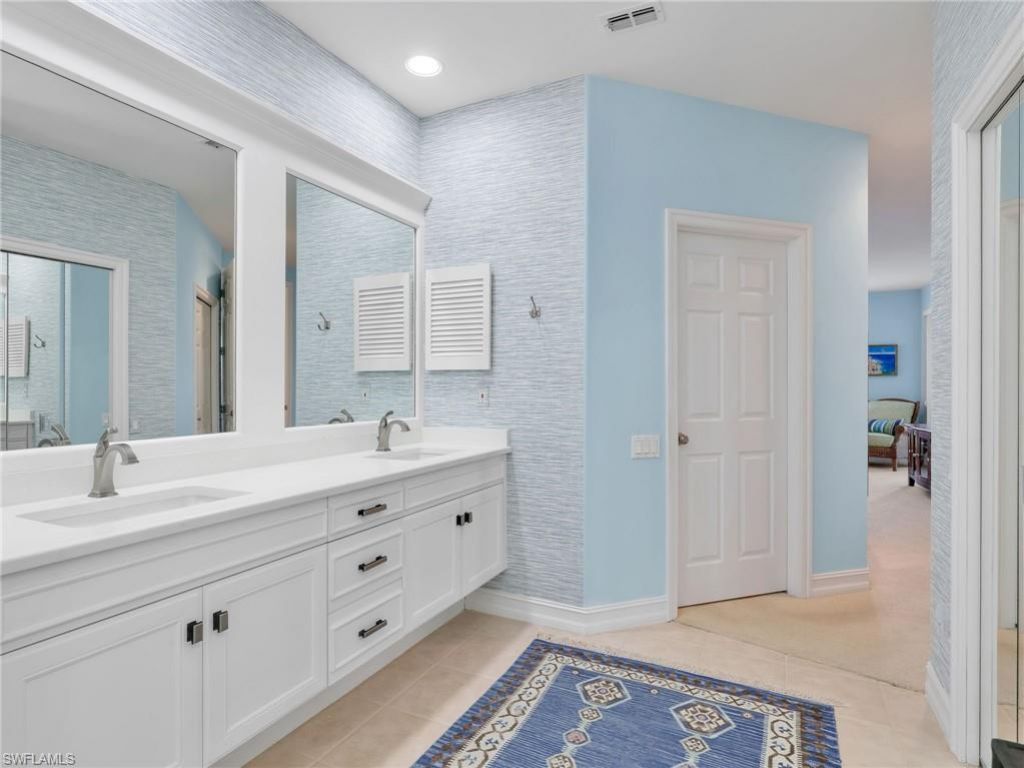882 Carrick Bend Cir, Unit 102, Naples, FL 34110 Photo