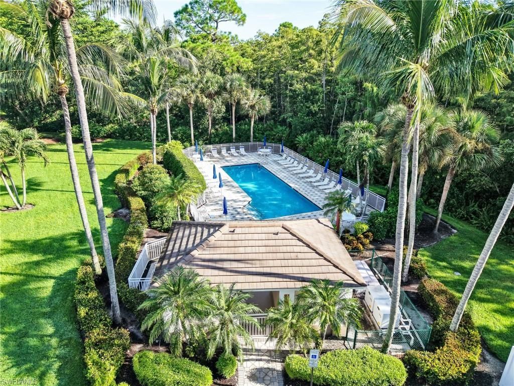 882 Carrick Bend Cir, Unit 102, Naples, FL 34110 Photo