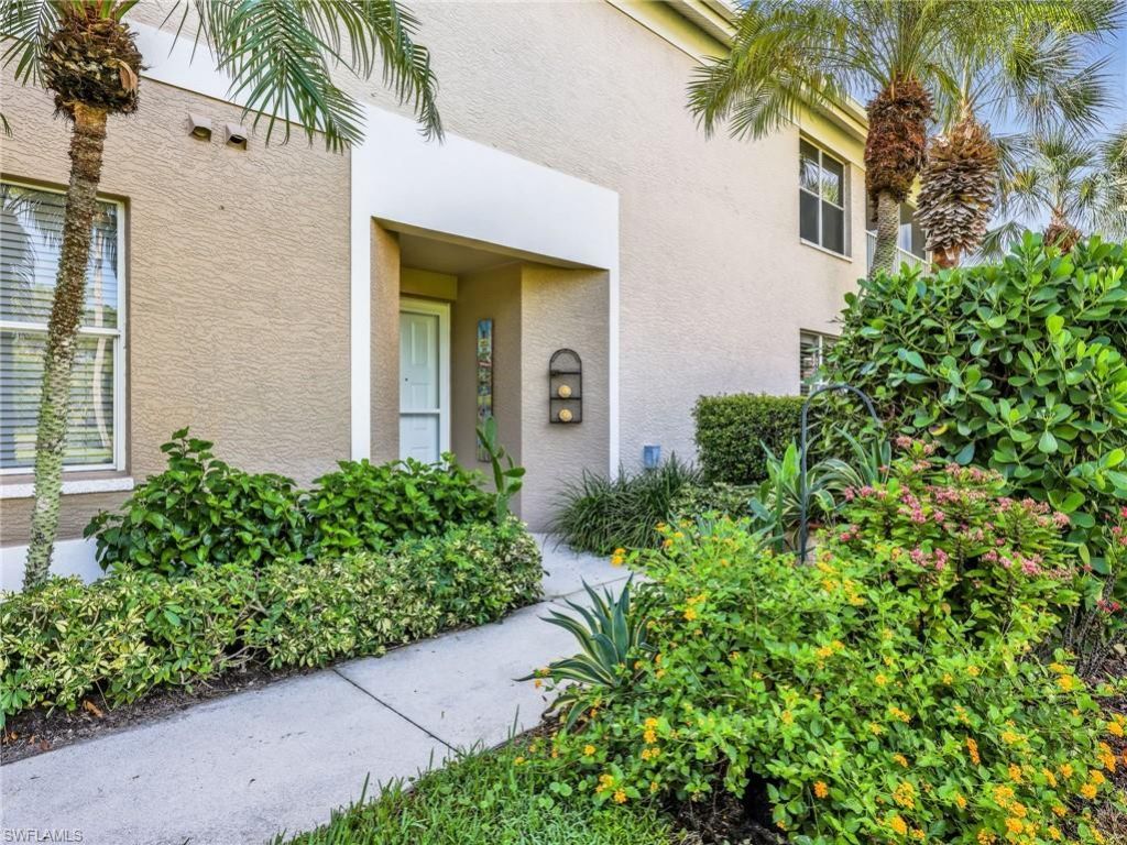 882 Carrick Bend Cir, Unit 102, Naples, FL 34110 Photo