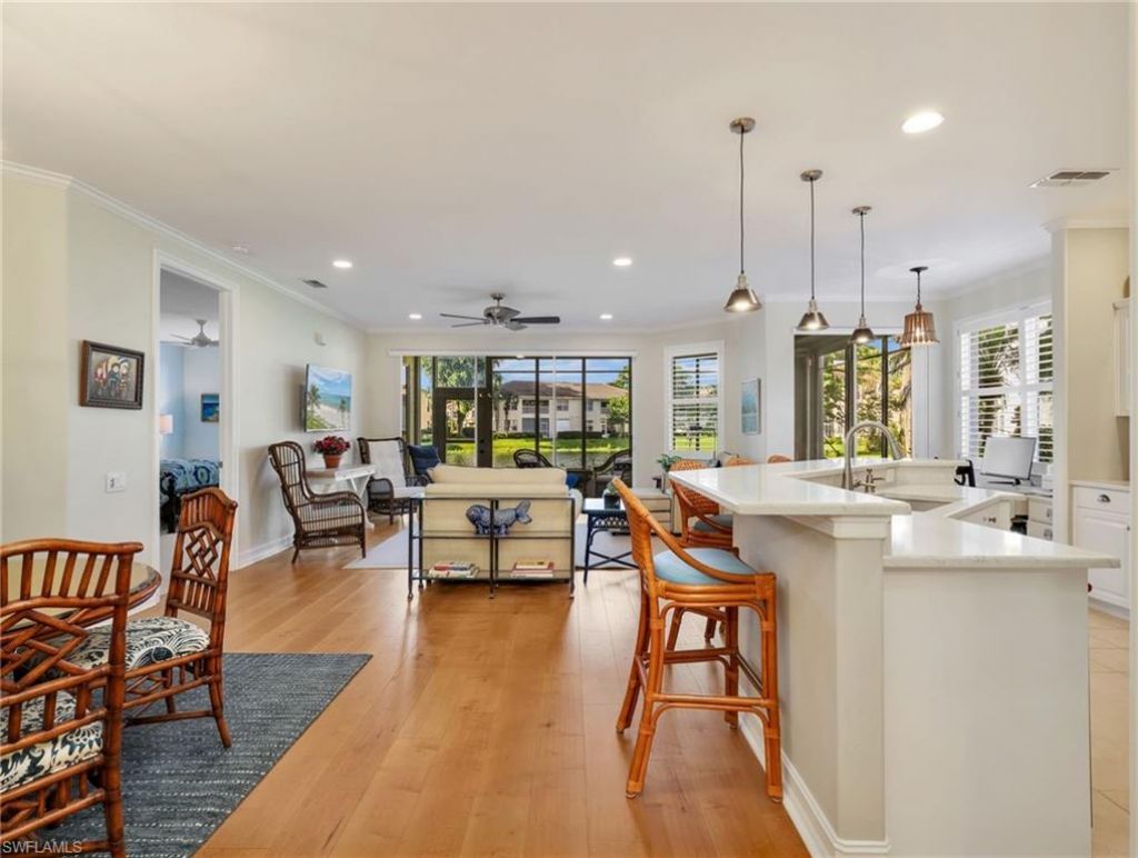 882 Carrick Bend Cir, Unit 102, Naples, FL 34110 Photo