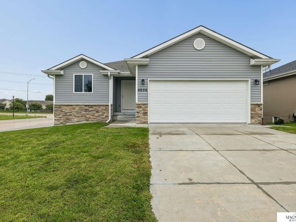 6656 N 13th Street, Lincoln, NE 68521