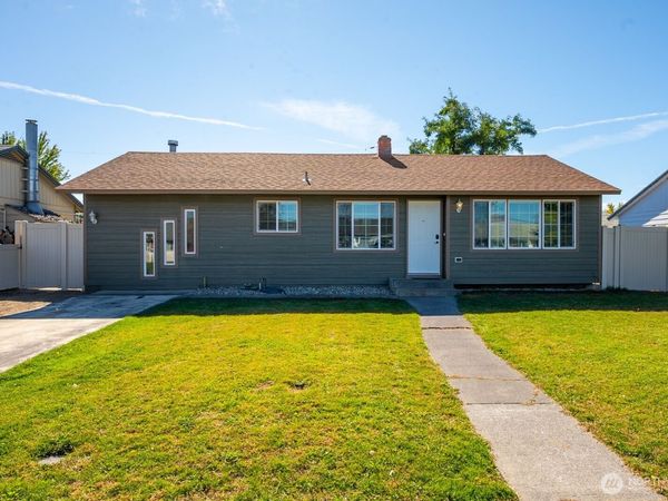 719 W Loop Drive, Moses Lake, WA 98837