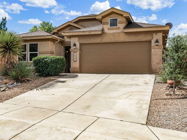 10447 Savoy Drive NW, Albuquerque, NM 87114