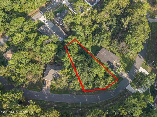 7310 Ieke Circle, Diamondhead, MS 39525