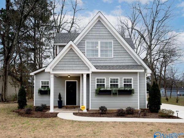 702 Main Street E, Hartselle, AL 35640
