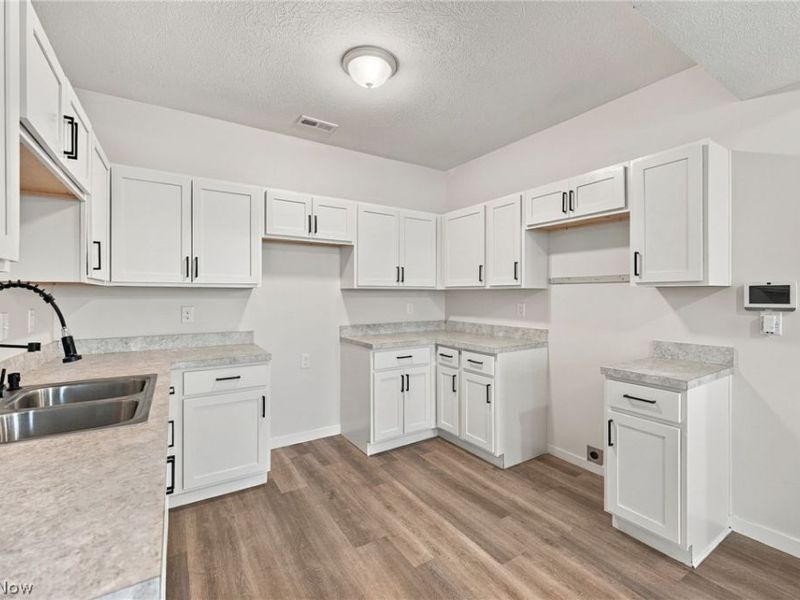 3846 Marvin Avenue, Cleveland, OH 44109 Photo 7